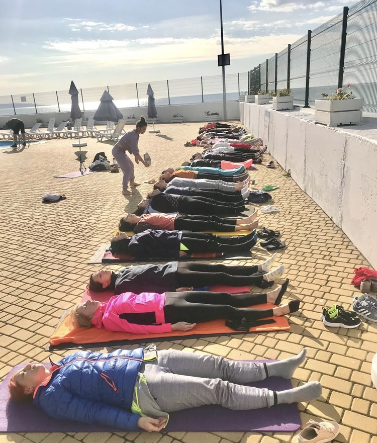 Joga nad morzem